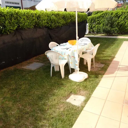 Stunning With Private Garden - Beahost 别墅